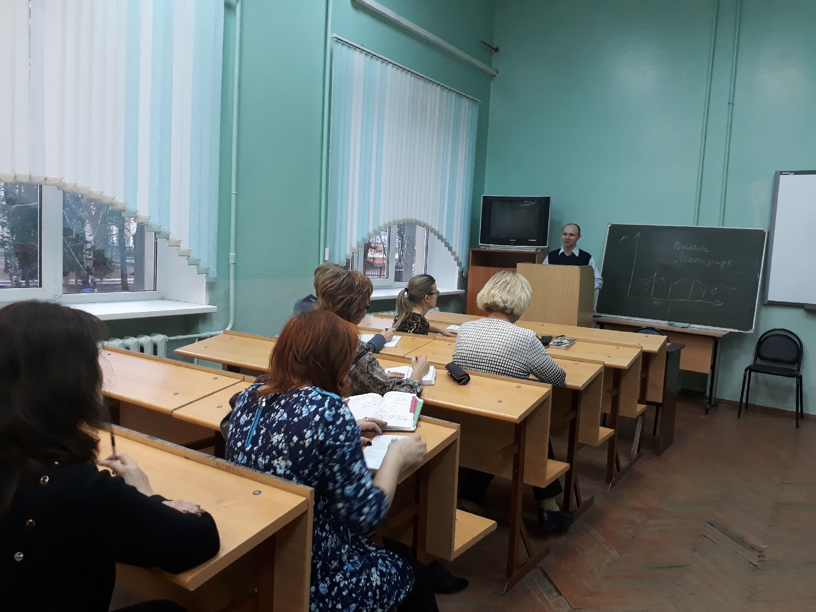 24 ноября 2017 года доцент кафедры «Всеобщая история и обществознание» Ульянов Антон Евгеньевич принял участие в работе курсов по повышению квалификации учителей истории и обществознания города Пензы.